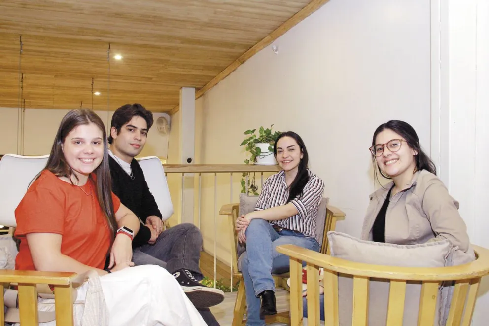 Anahí Hirch, Martín Szyszko, Ingrid Fessler y Candela Rojas. 