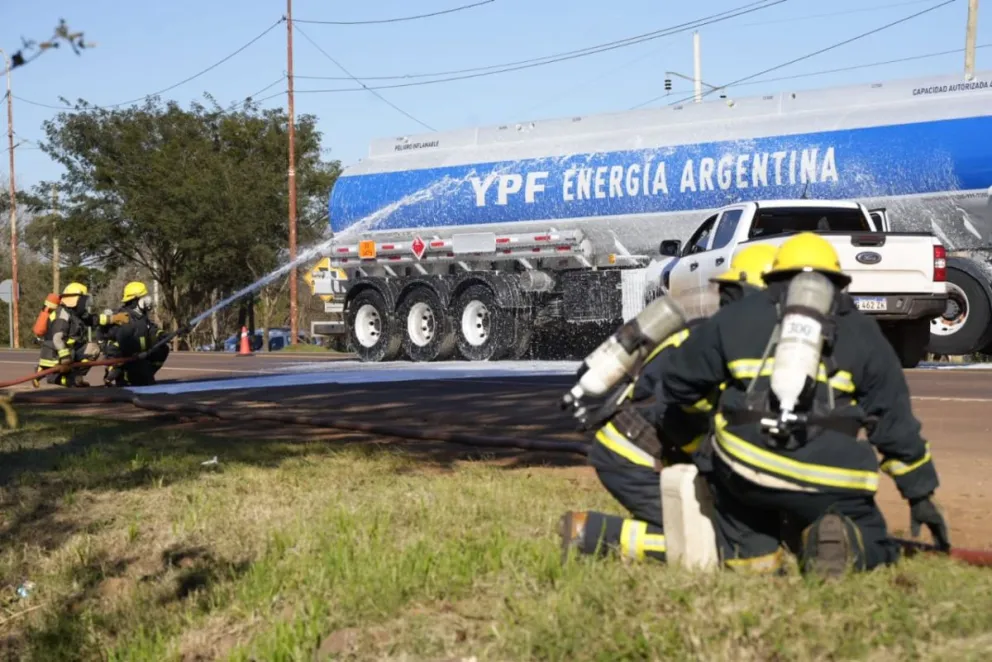El simulacro mantuvo interrumpida por un par de horas la RN14. //Fotos: Marcelo Rodríguez.