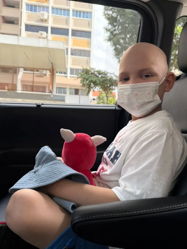 Santino en uno de sus paseos conociendo la ciudad de Singapur