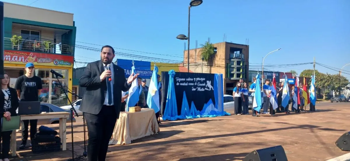 Emotivo acto en Alem: Cofres con tierra de Yapeyú y Boulogne-sur-Mer evocan el legado del Libertador imagen-8