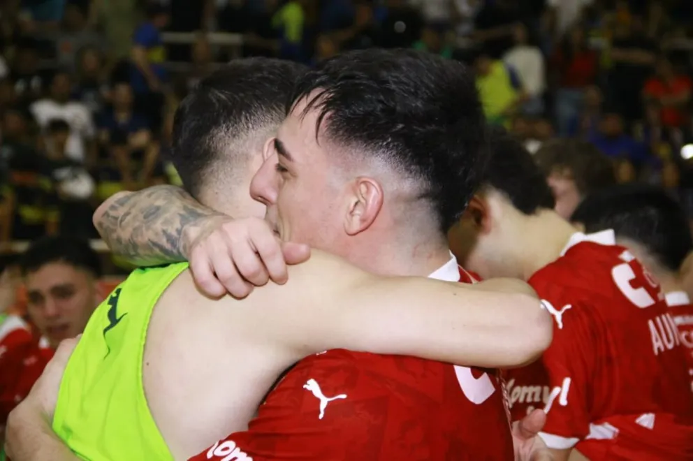 Independiente levantó la Copa de Oro de futsal en Posadas: las postales de una noche inolvidable 