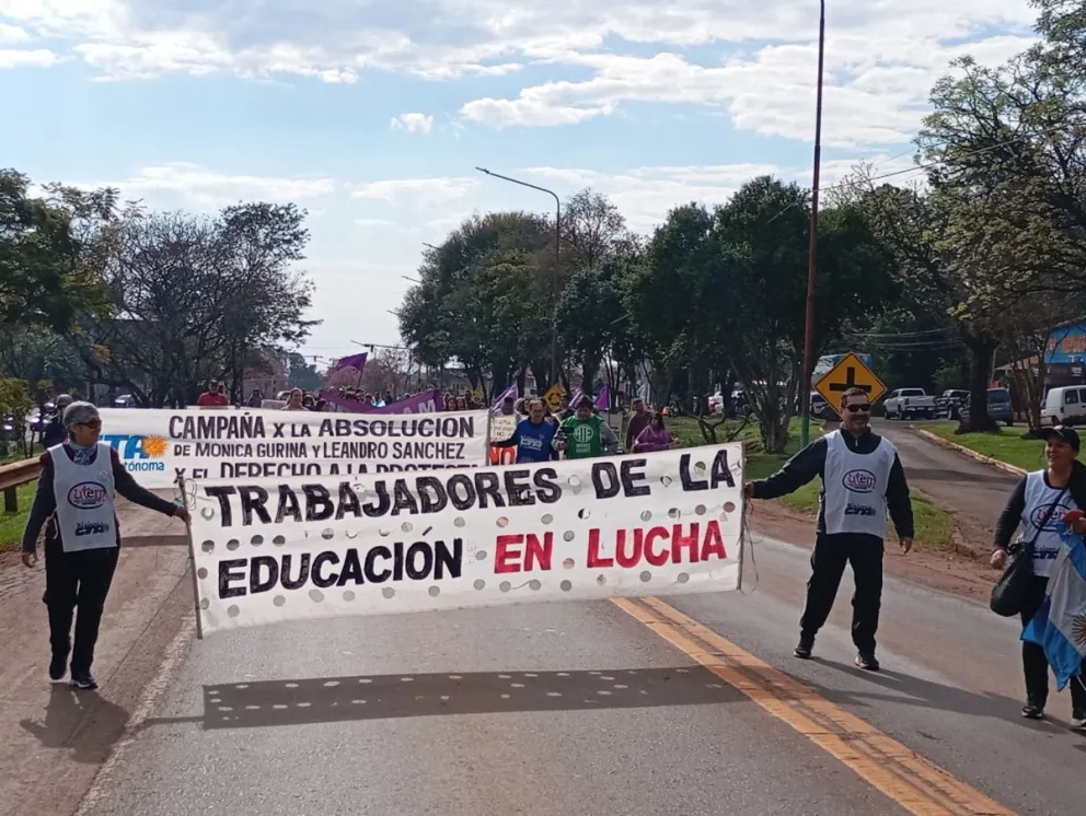 Desde las 10 los trabajadores de la educación reclaman en ese punto de la ruta.