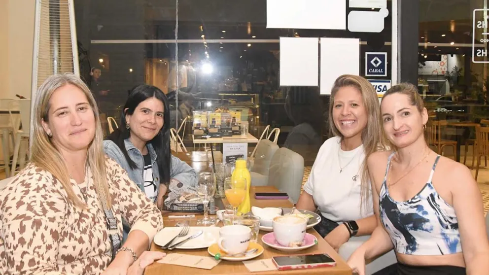 Roxana Borowski, Guillermina Massin, Camila Oliveira y Nadia Ambrozevich.