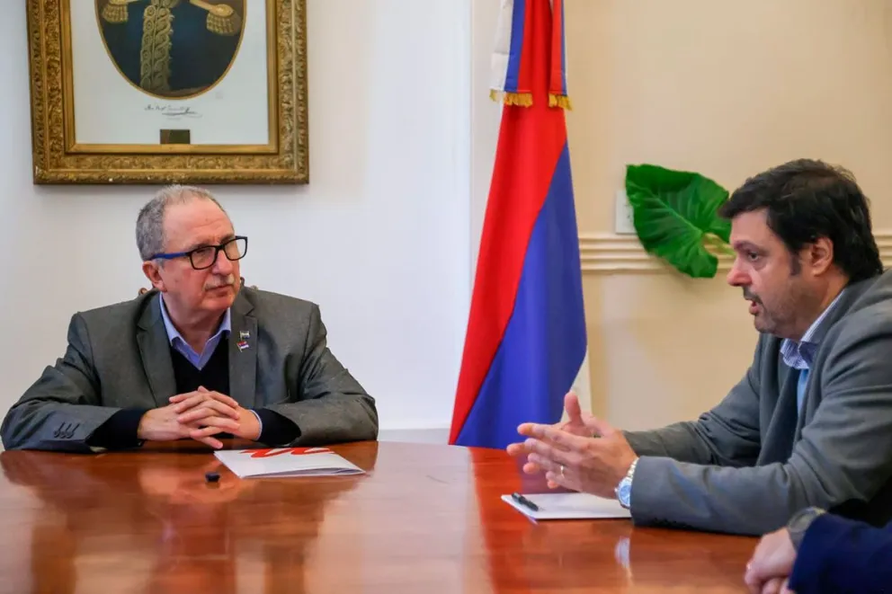 Passalacqua y Geuna, los encargados de firmar el convenio de cooperación.
