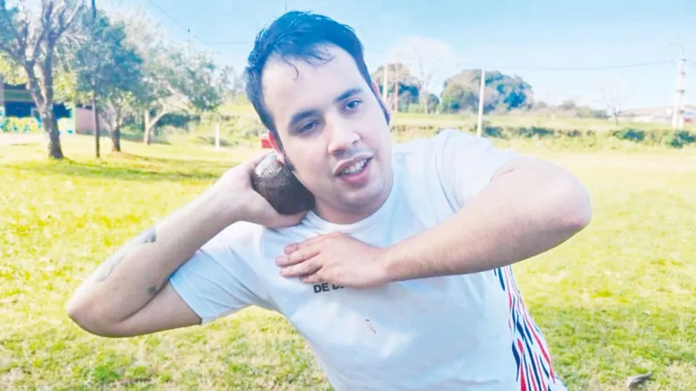 Encontró su identidad en el lanzamiento de bala junto al entrenador Lamas.