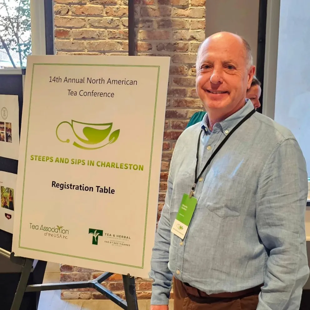 Goldfard de la empresa Valmitran SA, en la conferencia de té en Charleston.