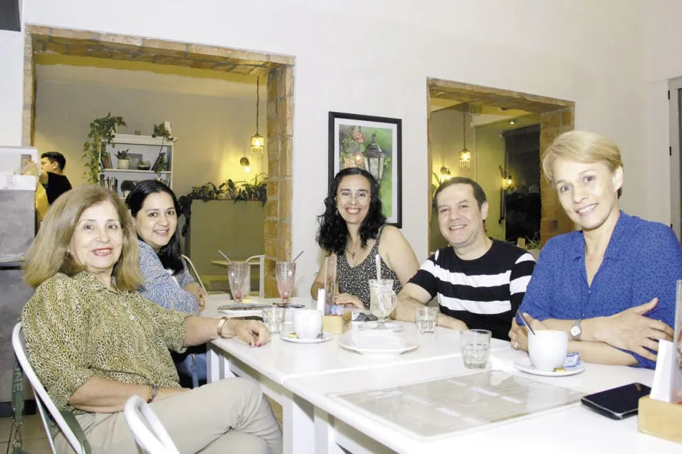 Profes del Británico festejando el Día del Profesor. 