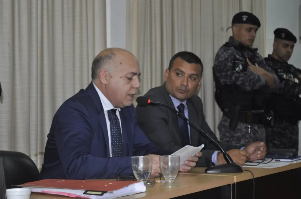 Los abogados defensores al momento de los alegatos. //Foto: Cristian Valdez.