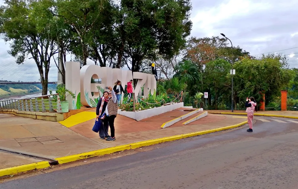 Puerto Iguazú es una de las ciudades más turísticas de la provincia y el país. Foto: Norma Devechi