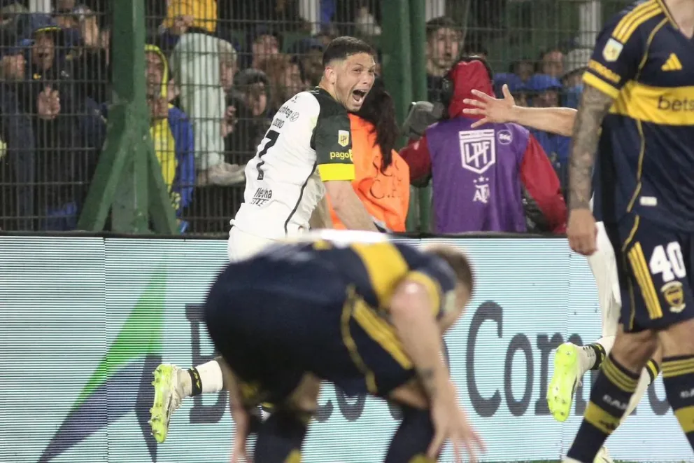 Abiel Osorio marcó los dos goles de Defensa y Justicia. //Foto: Prensa DyJ.