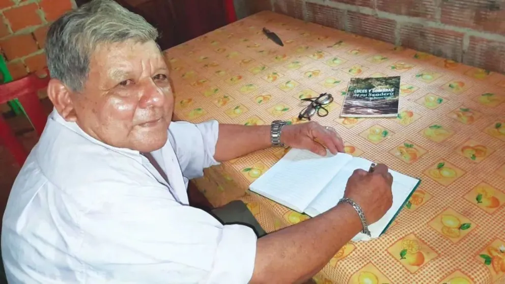 El escritor y gestor cultural, Pedro Gómez, ciudadano ilustre de Puerto Libertad. Foto: Archivo Miguel Garcete