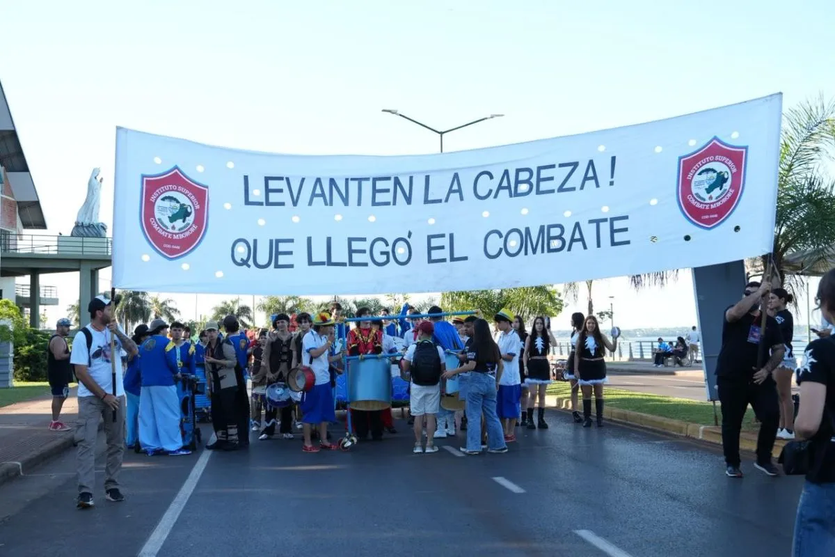 La juventud toma la Costanera: comenzó la cuarta noche de calle de la Estudiantina imagen-11