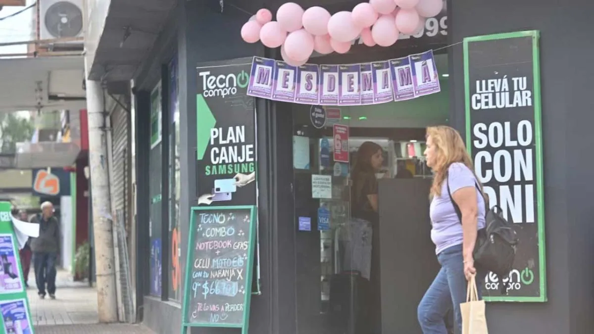 El Día de la Madre promovió buenas ventas y movimiento comercial en Posadas 11 El Día de la Madre promovió buenas ventas y movimiento comercial en Posadas imagen-10