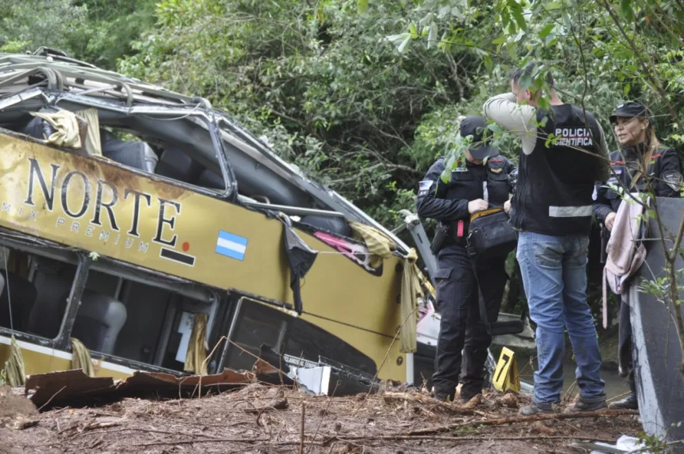 El siniestro se cobró la vida de 9 personas, entre ellos quien provocó la tragedia. //Foto: Cristian Valdez.