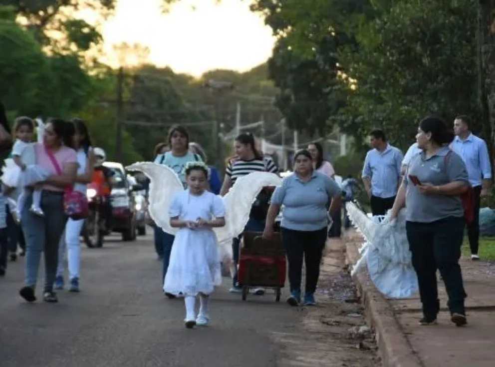 “Ángeles Somos”: una tradición que renueva la fe y la identidad en ...