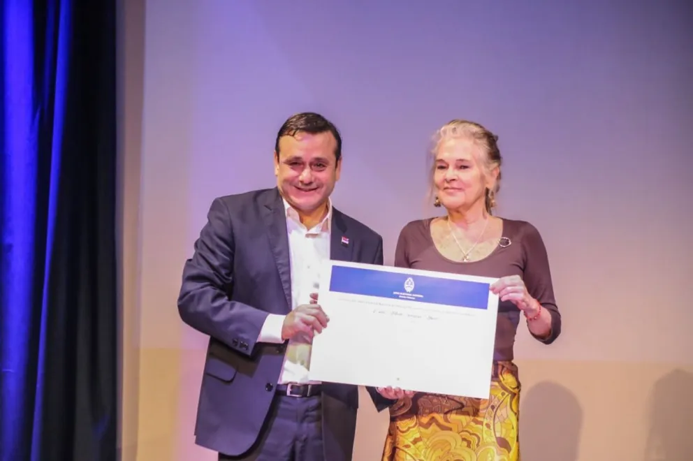 En medio de ausencias y autocríticas se entregaron diplomas a diputados electos 7 En medio de ausencias y autocríticas se entregaron diplomas a diputados electos imagen-6