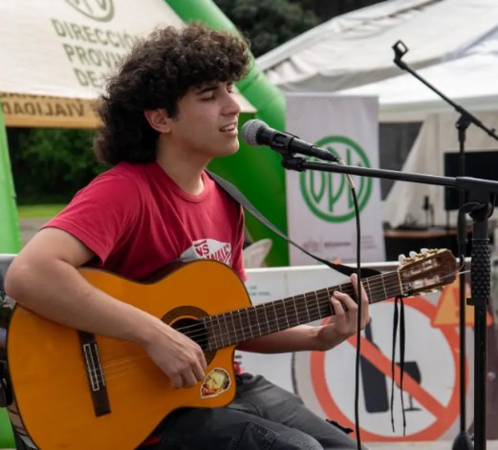Martín Verón lanzó en plataformas la canción "Tengo que fingir". Foto: IG martinveron._