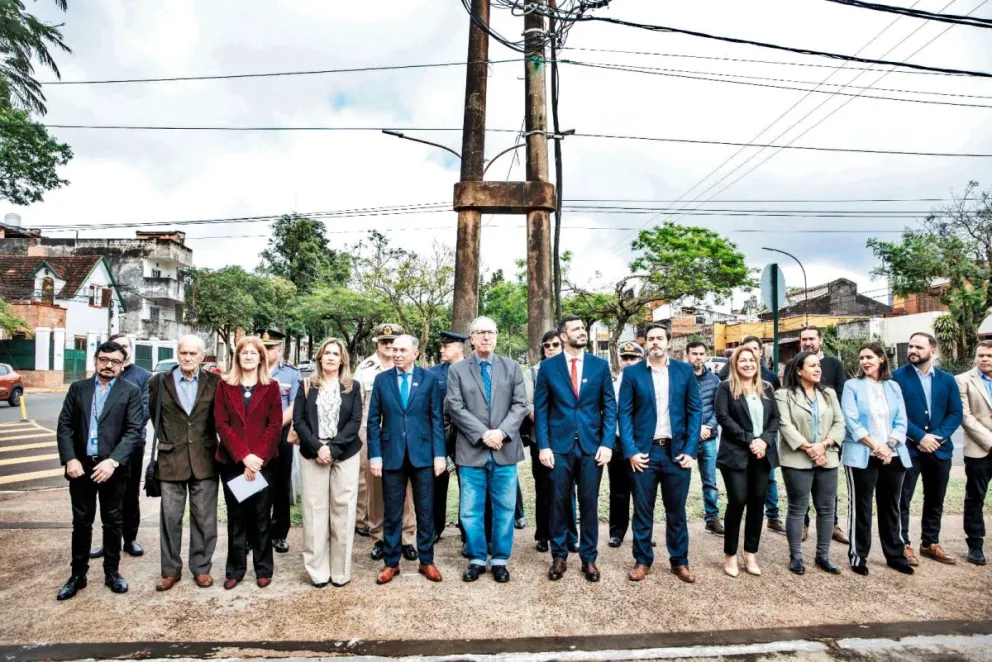 El acto en conmemoración del aniversario se realizó en el monumento a la fundación por Mitre y Buenos Aires.
