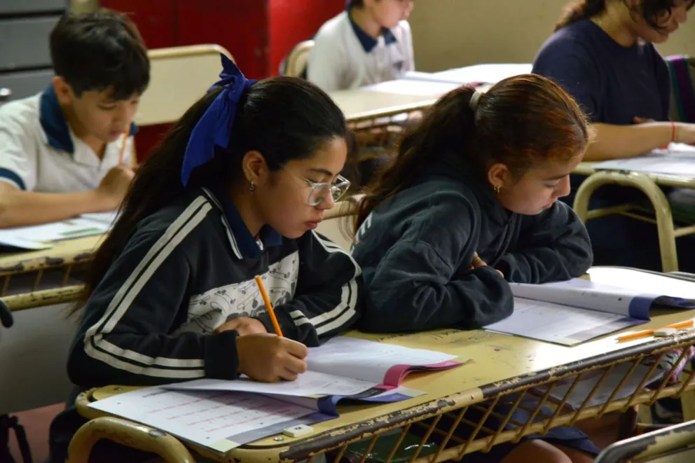 El operativo continúa por la tarde en escuelas públicas y privadas de la provincia. // Fotos: Jorge Acosta