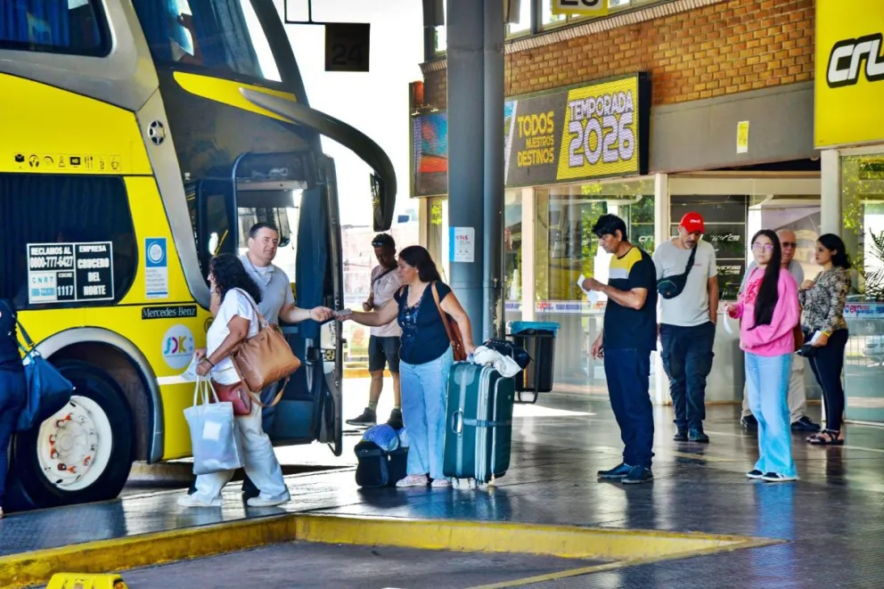 La terminal de ómnibus de Posadas es un termómetro del movimiento del fin de semana largo. Foto: Jorge Acosta