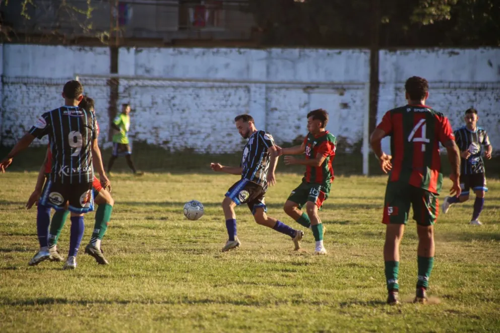 Nacional sorprendió a Brown y se adelantó en la final del Provincial 