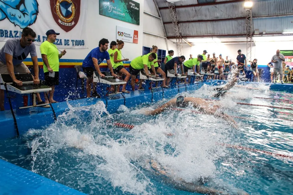 Natación: Capri se quedó con el Torneo Aniversario en una jornada para el recuerdo