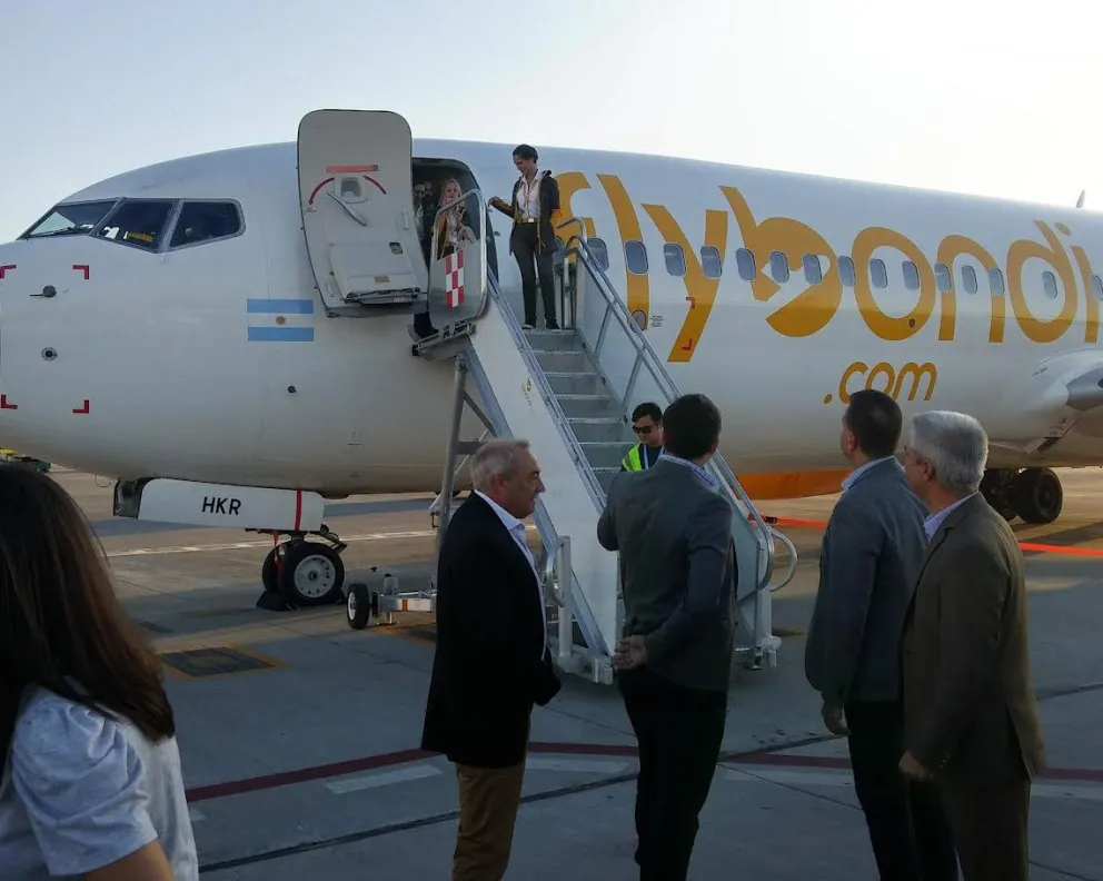 Este lunes llega el vuelo inaugural de la línea área low cost que une Lima con Iguazú imagen-6