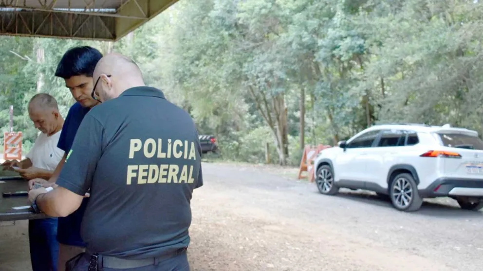 La Policía Federal invita a turistas a realizar el prerregistro online. Foto: Carina Martínez