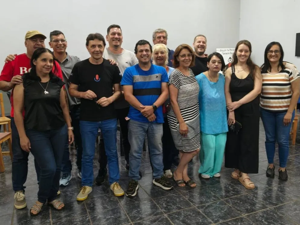 Ferreyra (centro, de azul claro) fue electo presidente del Círculo. //Foto: Facebook.