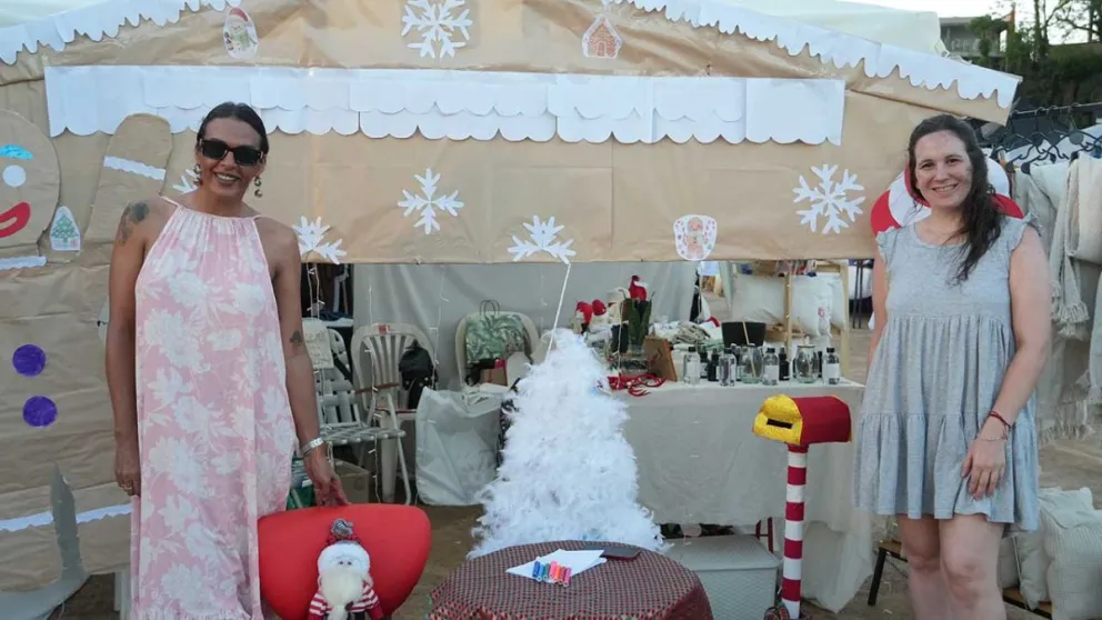 Anto Piedrabuena y Coty Robles, de Moon Velas y Deco, en la Expo Navidad.