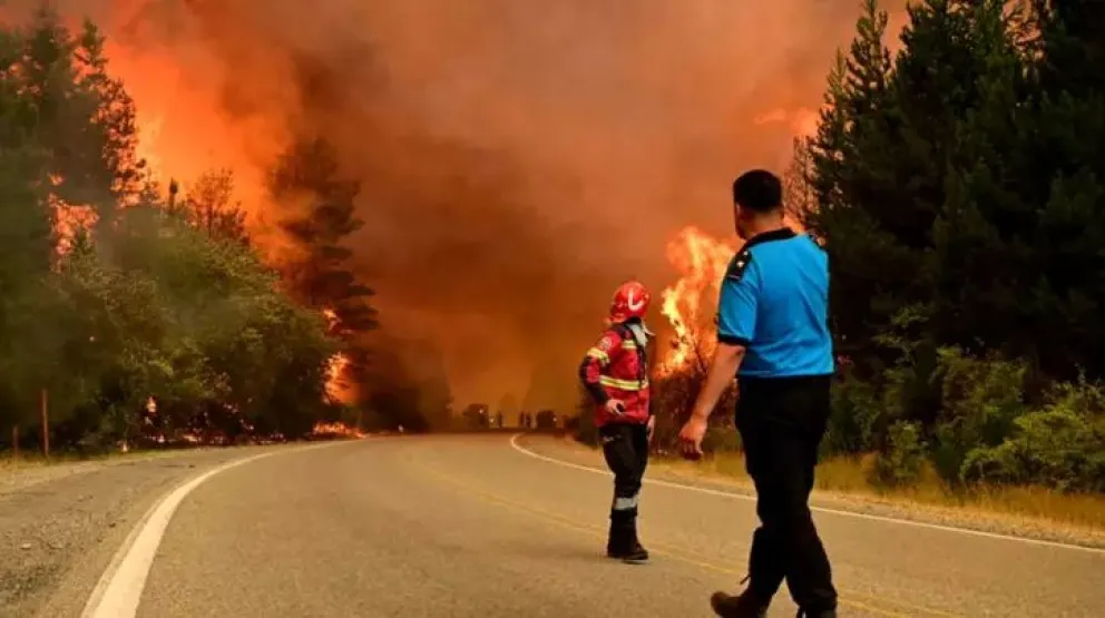 El fuego obligó a evacuar algunos poblados en las zonas más afectadas. //Fotos: Diario El Chubut.