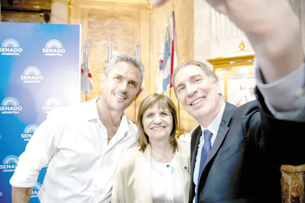 Menem, Bullrich y Santilli agendan reuniones con diputados, senadores y gobernadores para acercar votos.  