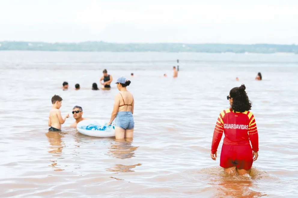 Posadas tiene dos balnearios gratuitos habilitados para el ingreso de bañistas y deportistas. Foto: Joaquin Galiano