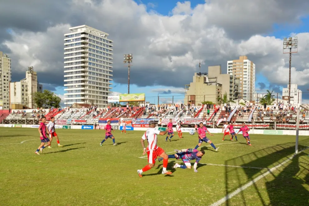 Regional: show franjeado y pasaje a semifinales