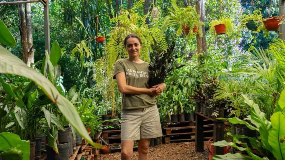 Florencia Orlando fue la primera de sus hermanas en trabajar junto a su mamá en Viverarte. Foto: Agustina Vera