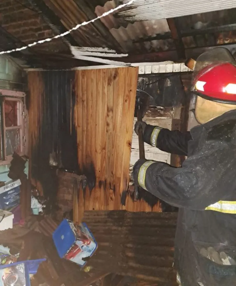 Un incendio dejó sin hogar a una mujer de 72 años y a su familia en ...