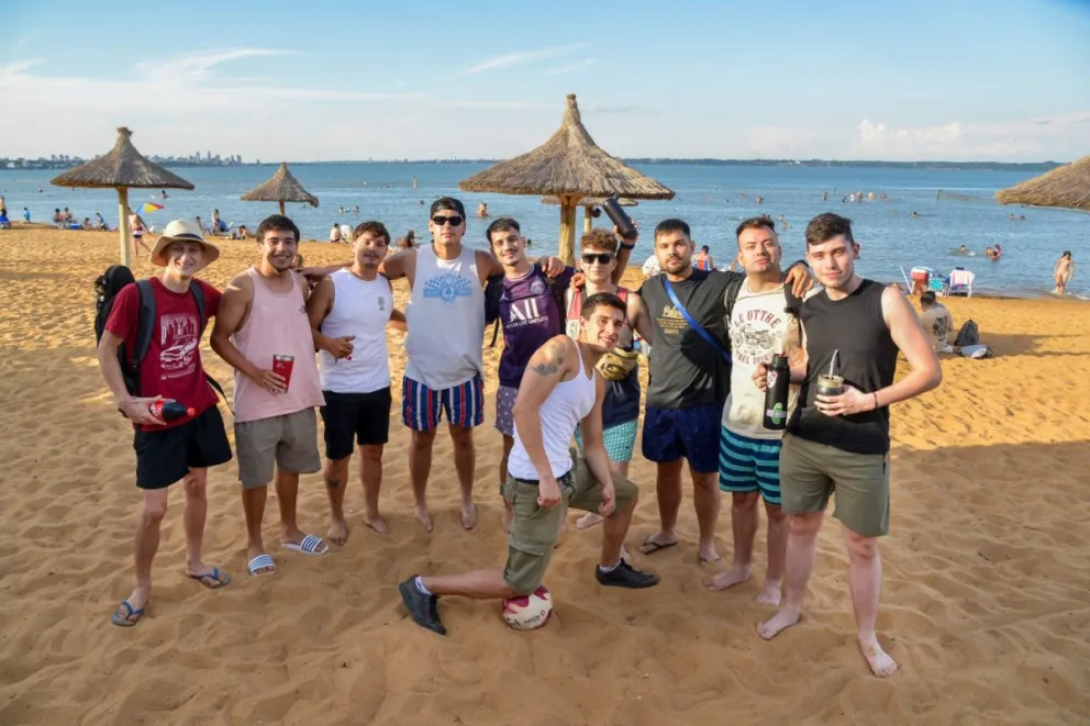 Sebastián Morais, Mauro Román, David Fernández, Imanol Zacarías —uno de los cumpleañeros—, Lucas Ayala, Lucas Olmedo, Mati Luchuk, Agustín Rodríguez, Renzo Canavesio y Esteban Benítez Matos, quien también celebró su cumpleaños rodeado de amigos.