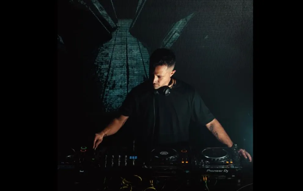 Nicolás Ruiz reside en Puerto Rico, Misiones, y hace años viene agitando la escena de la música electrónica local. Fotos: Instagram   