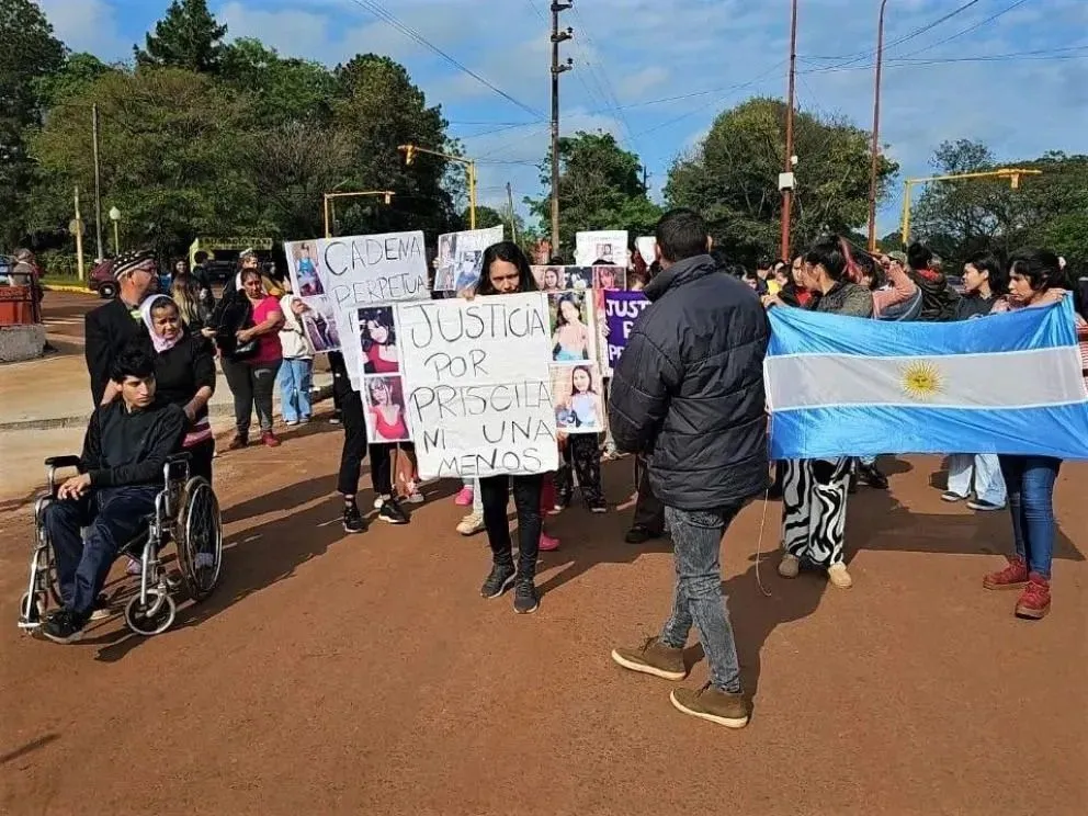 Familiares y allegados de la joven madre marcharon por pedido de justicia. 