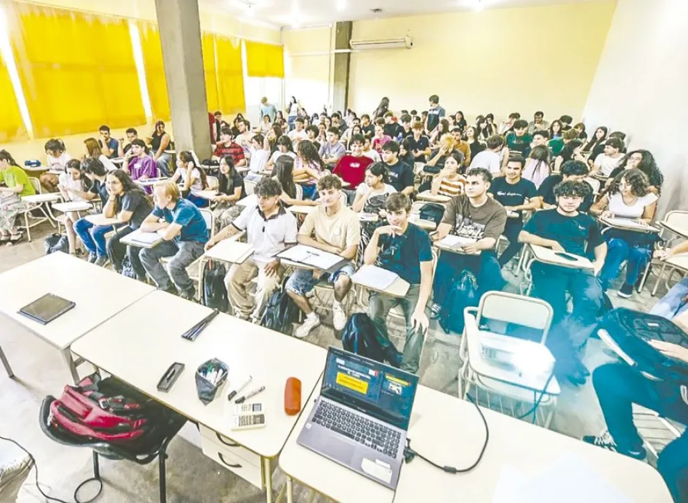 Gran parte de los alumnos que estudian y viven en Posadas llega del interior o fuera de la provincia.  foto ilustrativa