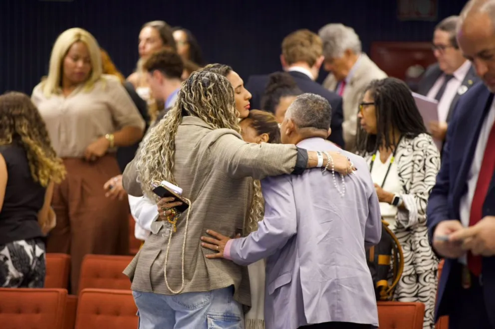 La familia de Marielle luego de la lectura del fallo judicial. //Foto: X.