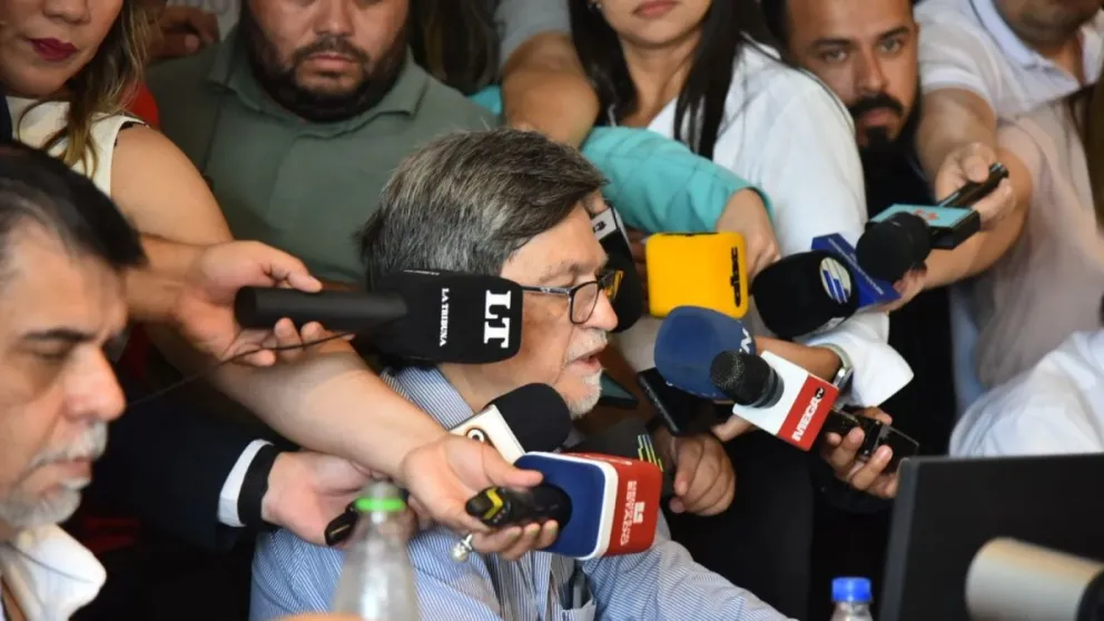 El doctor Báez brindó detalles del estado de salud del expresidente Cartes. //Foto: Última Hora.