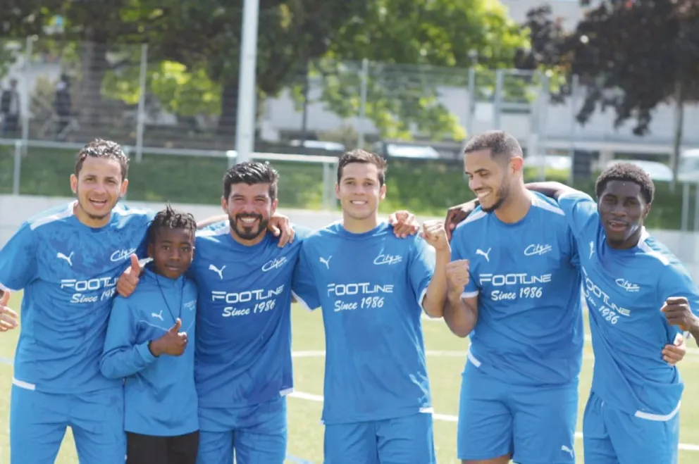 Cristian (medio) ya es pieza fundamental del club azul y reparte su tiempo entre el primer equipo y las formativas.