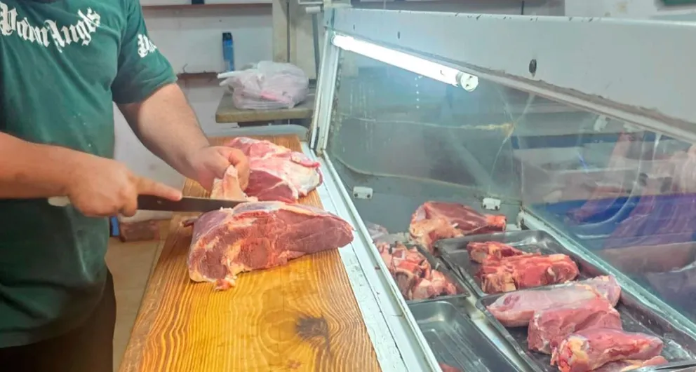 Las carnicerías consultadas coinciden en que el asado del domingo se sigue respetando.  Foto: Esteban González 