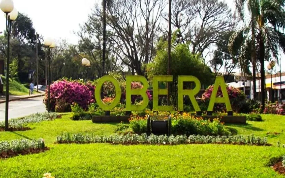 La mujer denunciante y su hija se encuentran actualmente radicadas en la ciudad de Oberá mientras avanza el caso judicial.