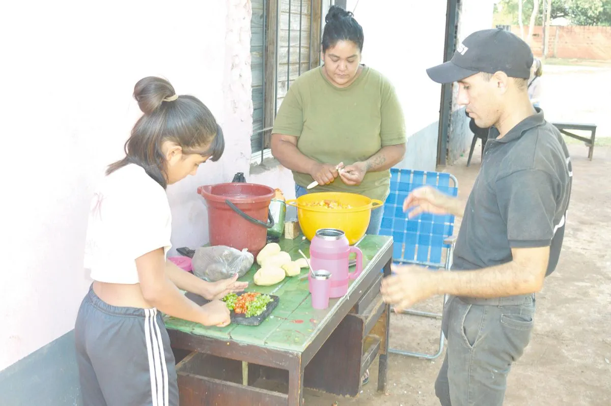 Iris y sus casi dos décadas de cocina y organización barrial por los chicos imagen-8