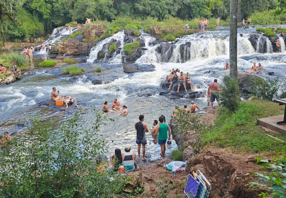 Gran movimiento turístico en los Saltos del Tabay durante el verano imagen-5