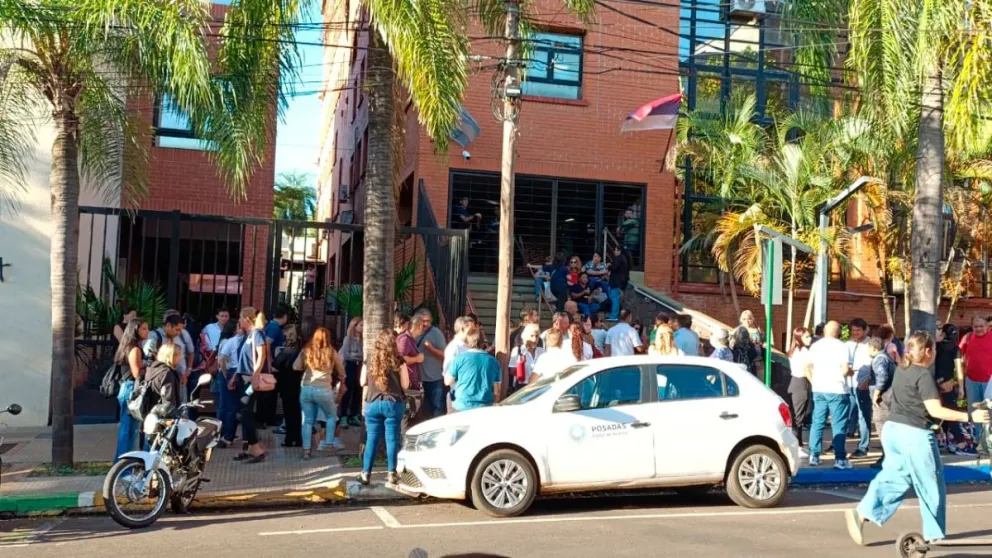 Empleados municipales de Posadas iniciaron el paro a primera hora de ayer. 