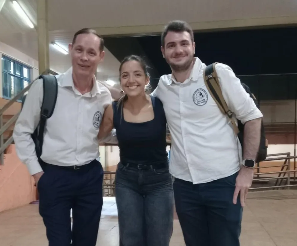 Los egresados, que se suman a los nuevos profesores recibidos este año. //Foto: Norma Devechi.