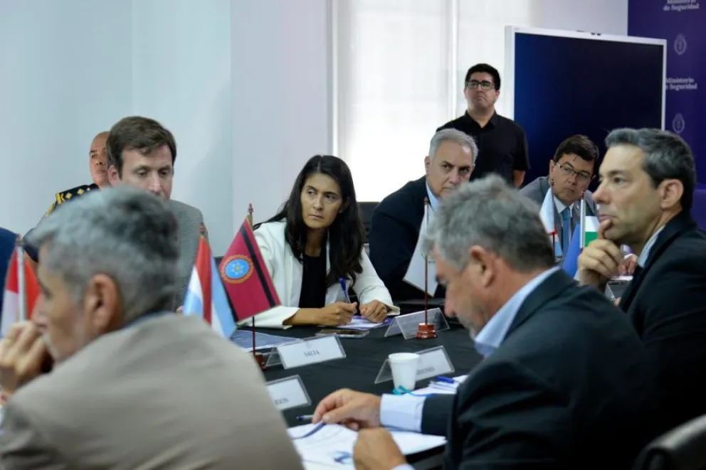 Marcelo Pérez (derecha), ministro de gobierno de Misiones.